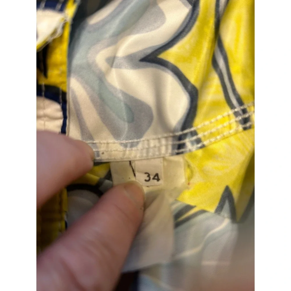 Quiksilver Board Shorts Mens 34‎ Yellow Floral Swim Trunks Surf Beach